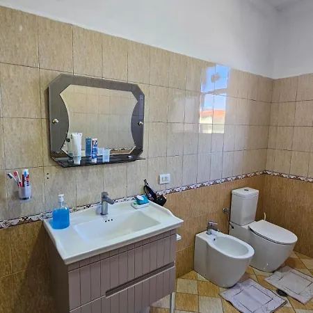 게스트하우스 Arditi's Shkodër